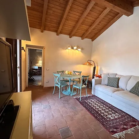 Dom wakacyjny La Casetta Di Lollo Aci SantʼAntonio
